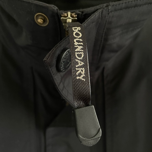 *Outer Boundary* United Rentals Jacket - Picture 3 of 4